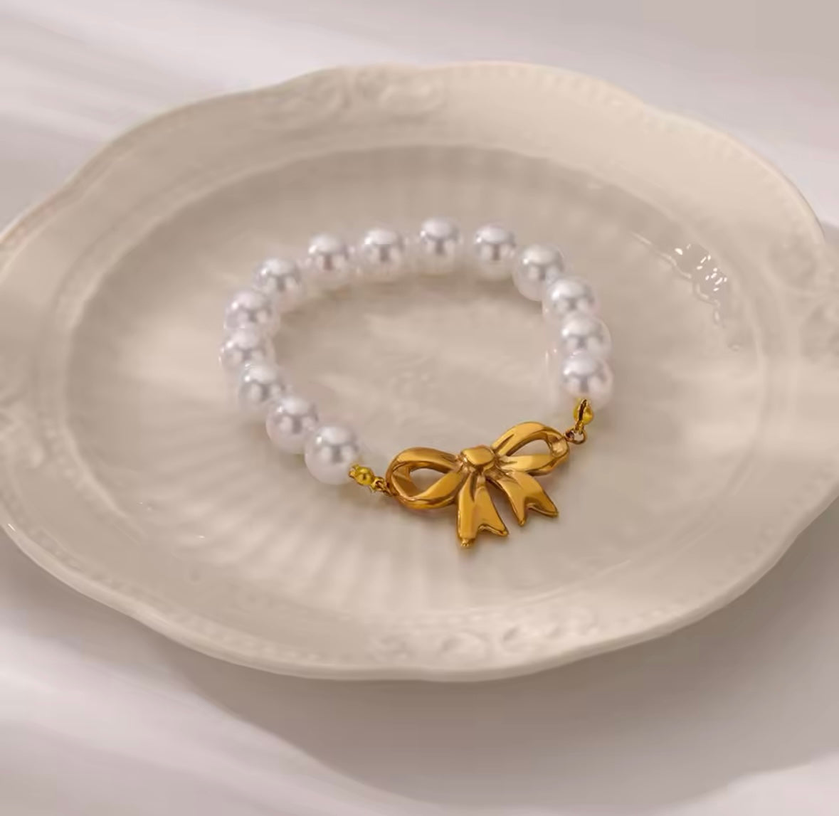 Pearl bow tie bracelet