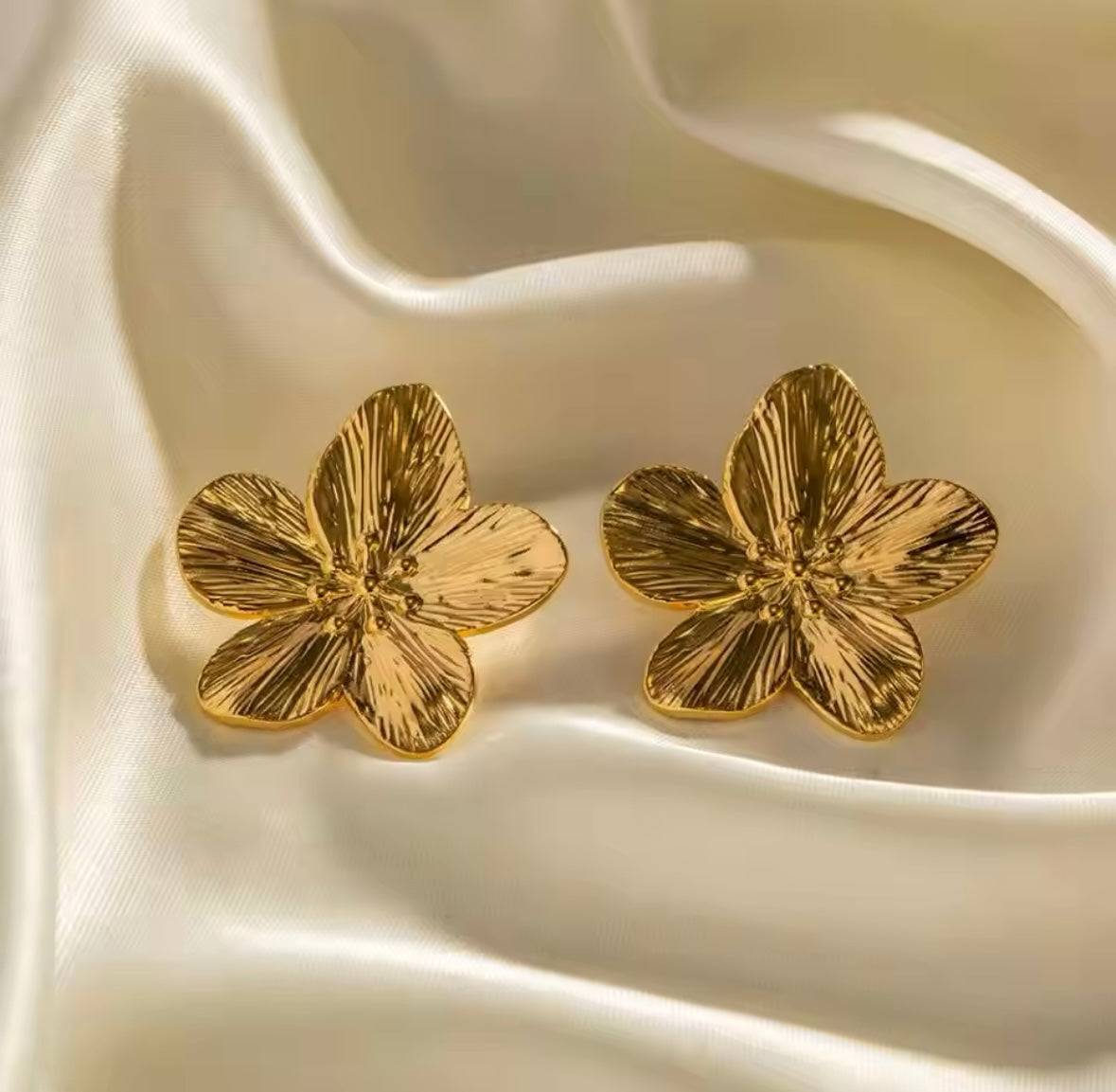 Golden flower earring