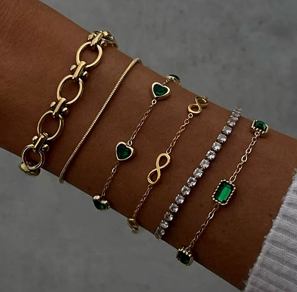 Golden link bracelet