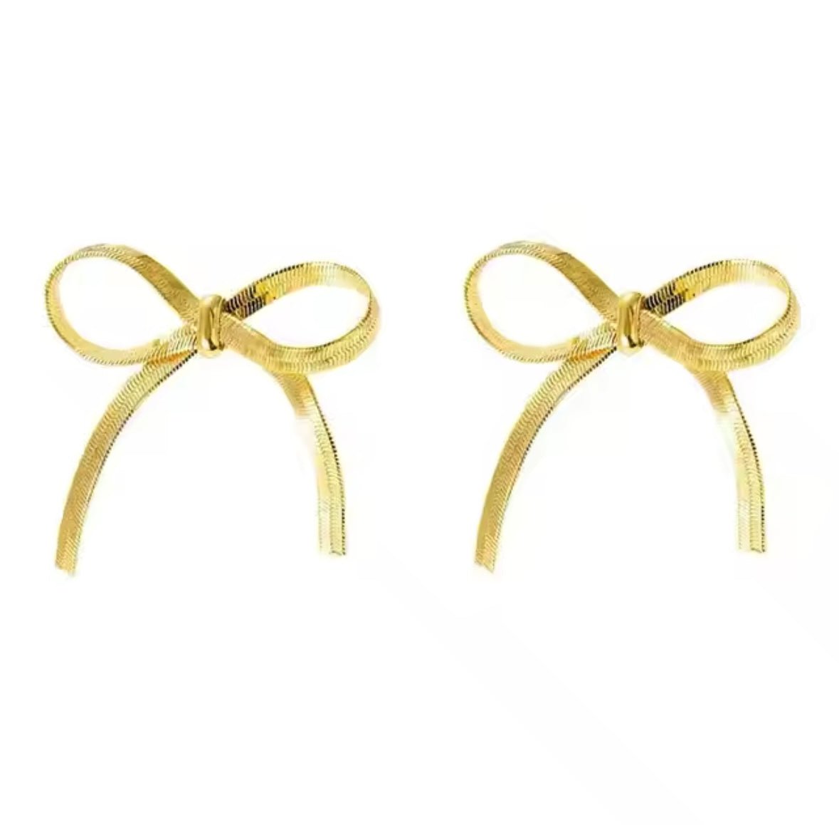 Golden bow tie short earring