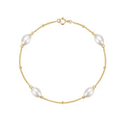 Delicate pearl bracelet