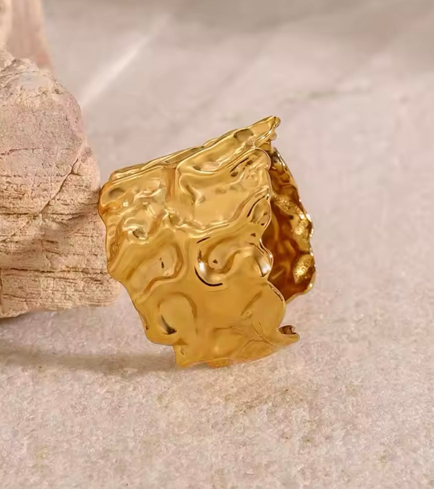 Ornate gold ring